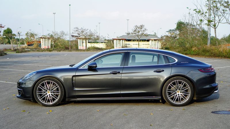 Porsche Panamera 2021