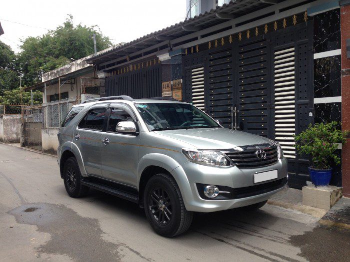 Toyota Fortuner 7 chỗ số sàn Mãn Đức, Tân Lạc