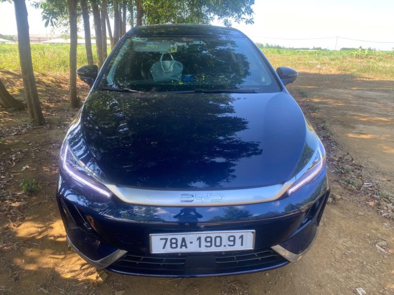BYD M6